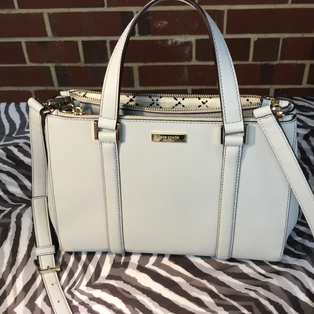 New Kate spade New York women’s handbag.